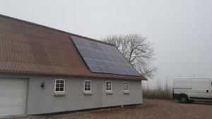 Installation af solcelleanlæg på taget